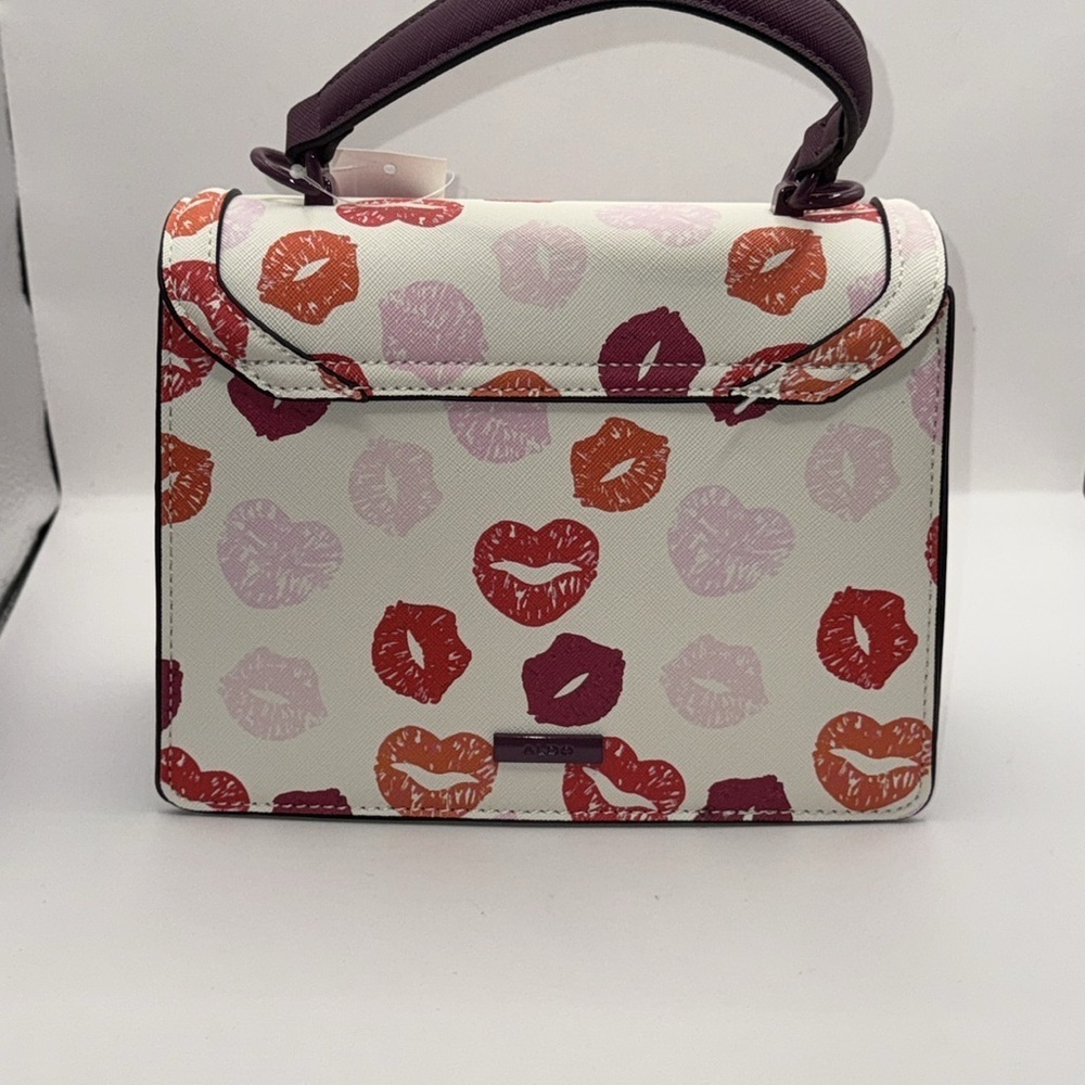 Aldo valentine kisses White and Red Satchel with Lip Print - Picture 6 of 11